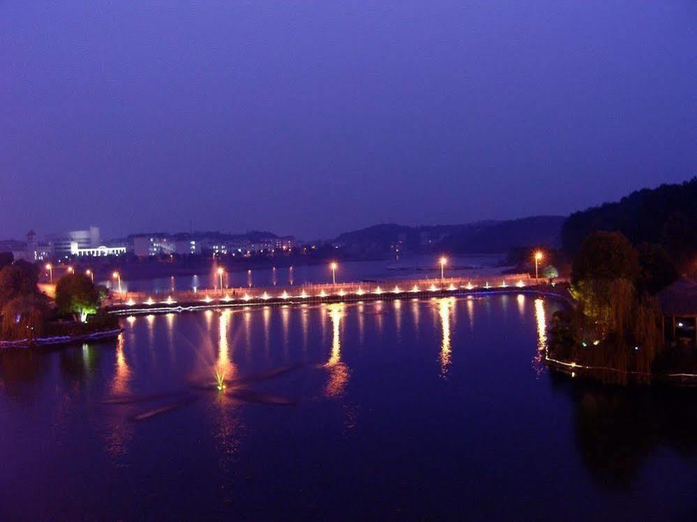 Dolton Resort Tongshenghu Changsha Exterior photo